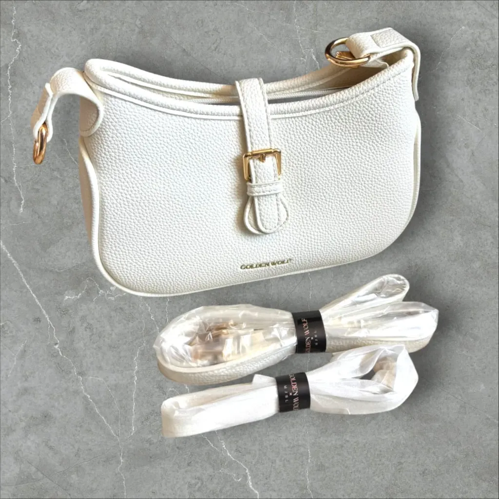 BOLSO BAGUETTTE CON DOBLE CORREA DE CUERO PU GRANEADA (Blanco)