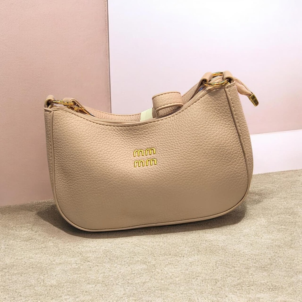 BOLSO BAGUETTTE CON DOBLE CORREA DE CUERO PU GRANEADA