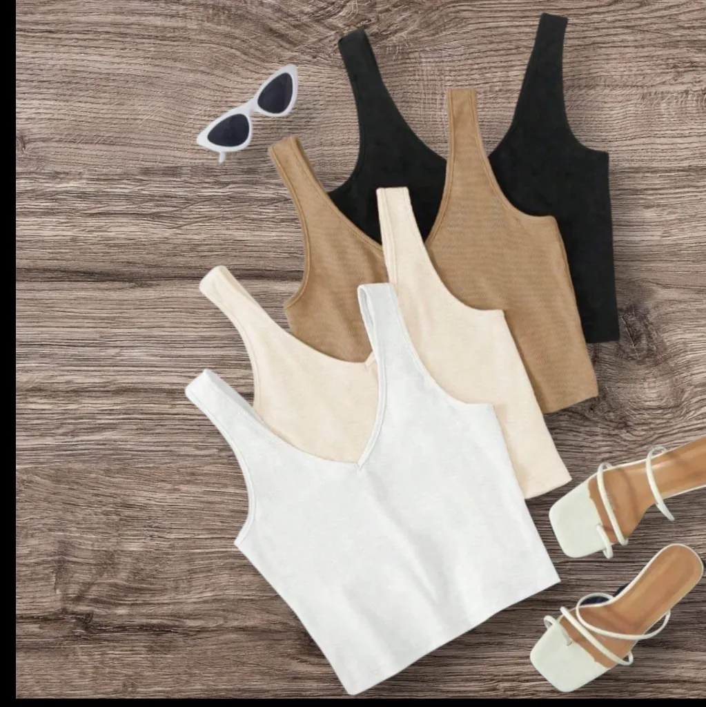 TOP BASICA DE CUELLO V PROFUNDO DE PUNTO ACANALADO